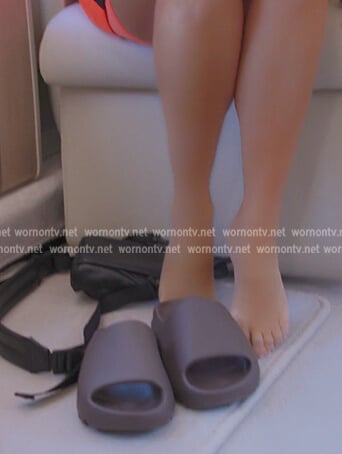 Kim’s brown slides on The Kardashians