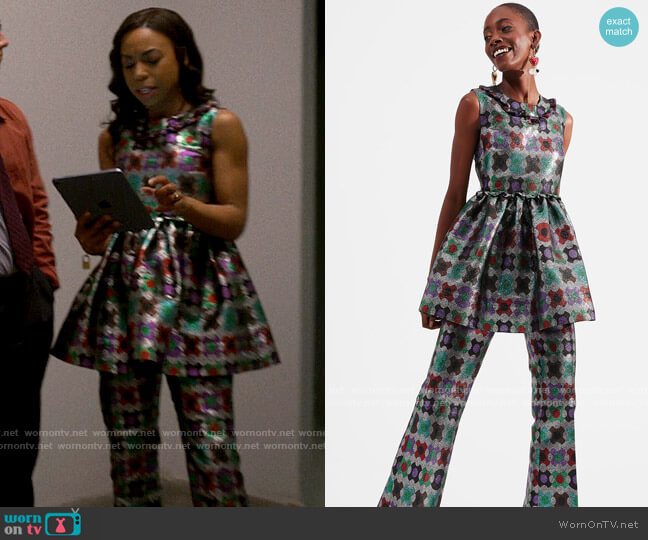 La DoubleJ Saturday Night Pants in Jacquard Groovy Dot worn by Livia Fulton (Pippa Bennett-Warner) on Chloe