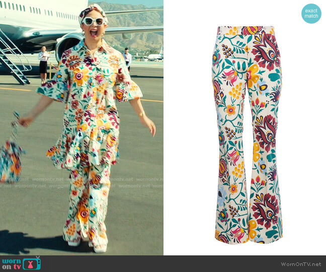 La DoubleJ Saturday Night Pants in Selva Bianco worn by Molly Novak (Maya Rudolph) on Loot