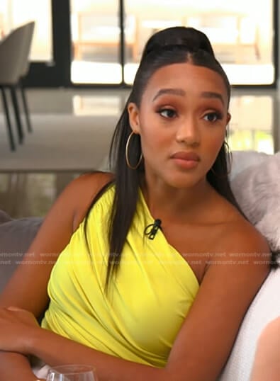 Lauren Simmons’s yellow ruched one-shoulder top on Today
