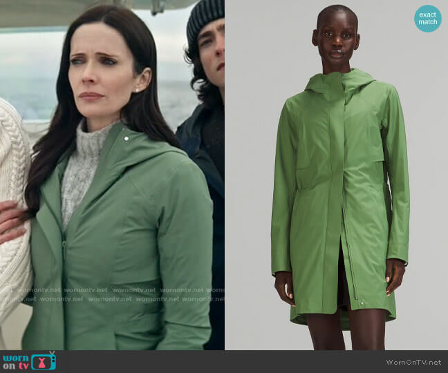 Lululemon Rain Rebel Jacket In Cedar Green worn by Lois Lane (Elizabeth Tulloch) on Superman and Lois