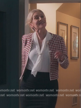 Margot’s houndstooth tweed jacket and top on First Kill