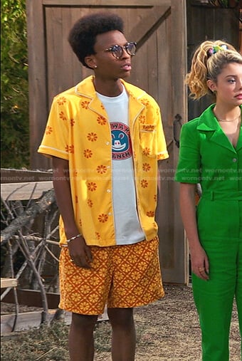 Noah’s yellow floral shirt and shorts on Bunkd