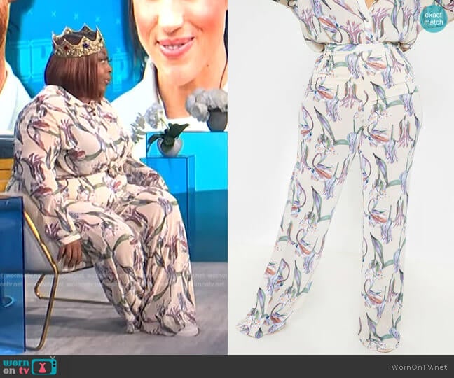 Pretty Little Thing Plus Floral Wide Leg Pants in Dusty Pink worn by Loni Love on E! News
