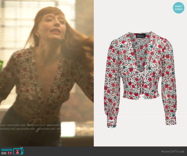 Realisation Par The Bennie Top in White Batik Floral worn by Chloe Fairbourne (Poppy Gilbert) on Chloe