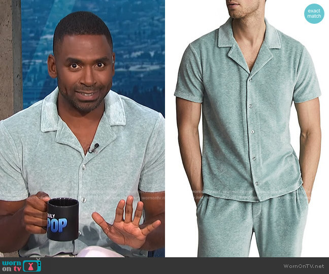 Reiss Johnson Velour Cuban Shirt worn by Justin Sylvester on E! News