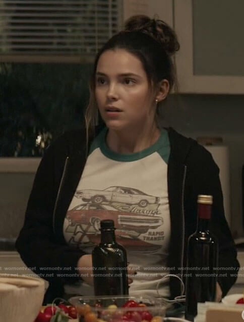 Sara’s car graphic tee on Superman and Lois
