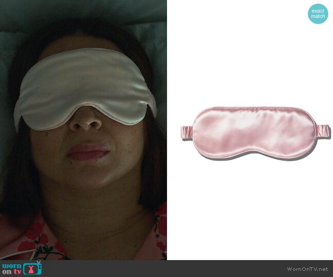 Slip Pink Sleep Mask worn by Molly Novak (Maya Rudolph) on Loot