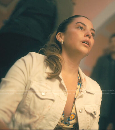 Sloan’s yellow floral top and blush pink jacket on The Umbrella Academy