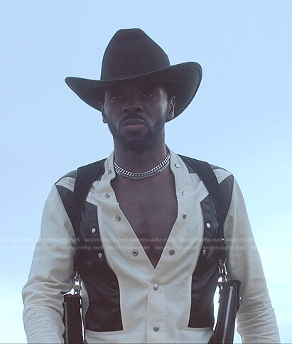 Tom’s white colorblock shirt on Tom Swift