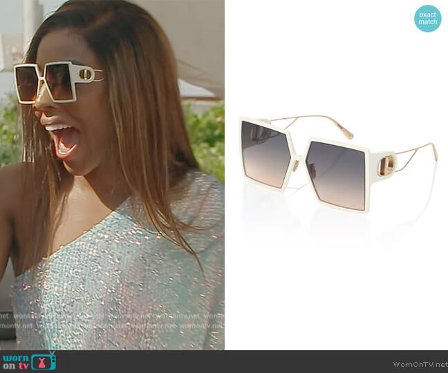 Dior 30Montaigne SU oversized sunglasses worn by Caroline Brooks (Caroline Brooks) on The Real Housewives of Dubai