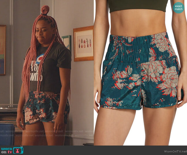 Free People The Way Home Shorts worn by Phoebe (Phoebe Robinson) on Everythings Trash