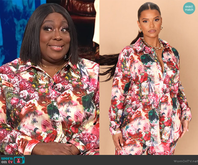 Pretty Little Thing Plus Rose Femme Renaissance Print Oversized Shirt worn by Loni Love on E! News