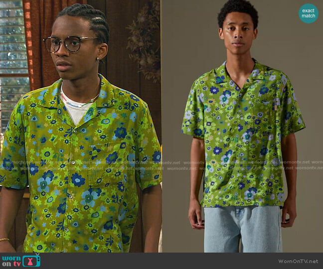 Urban Outfitters Drawn Ditsy Print Camp Shirt worn by Noah Lambert (Israel Johnson) on Bunkd