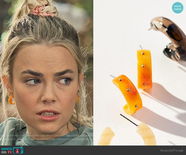 Anthropologie Tonal Resin Hoop Earring Set worn by Maggie (Rebecca Rittenhouse) on Maggie
