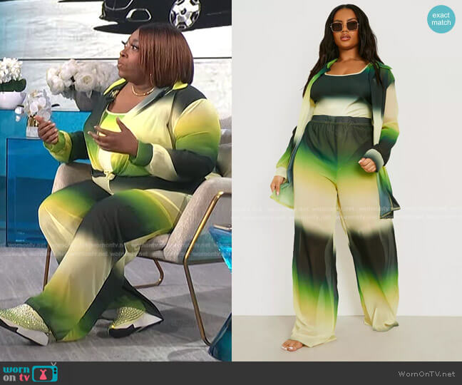 Boohoo Ombre Chiffon Beach Shirt worn by Loni Love on E! News