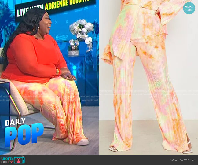 Boohoo Plisse Tie Dye Ruffle Hem Trousers worn by Loni Love on E! News
