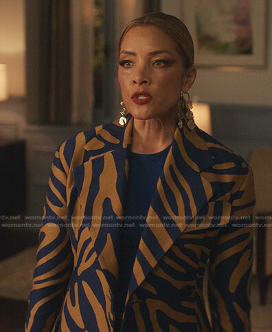 Dominique’s blue and yellow animal print coat on Dynasty
