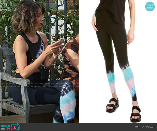 Electric & Rose Sunset Legging in Onyx Azul Peony worn by Louise (Nichole Sakura) on Maggie