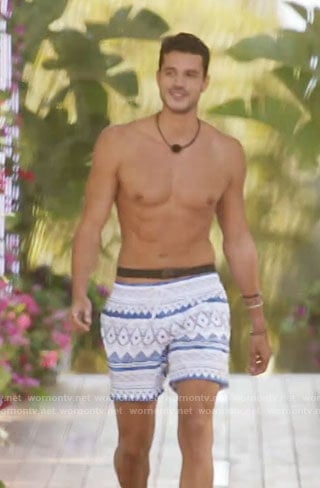 Felipe’s white and blue printed shorts on Love Island USA