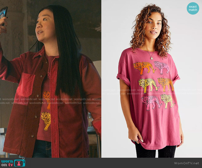 Daydreamer Tiger Doodle Tee worn by Alice Kwan (Sherry Cola) on Good Trouble