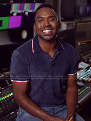 Justin’s navy striped trim terry polo shirt on E! News Daily Pop