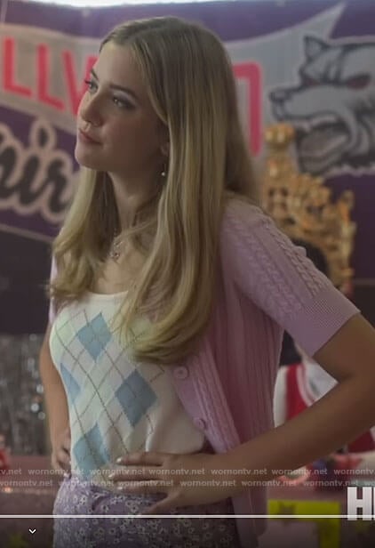 Karen’s pink cable knit cardigan and purple floral pants on Pretty Little Liars Original Sin