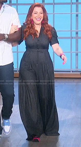 Lisa Ann Walter’s black wide-leg jumpsuit on The Talk
