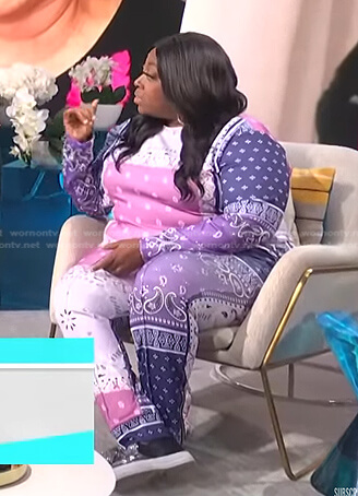 Loni’s bandana print top and pants on E! News Daily Pop