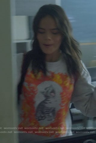 Mouse’s kitten sweatshirt on Pretty Little Liars Original Sin