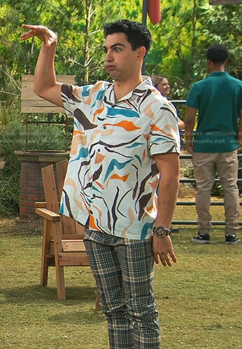 Parker’s abstract print shirt and plaid pants on Bunkd