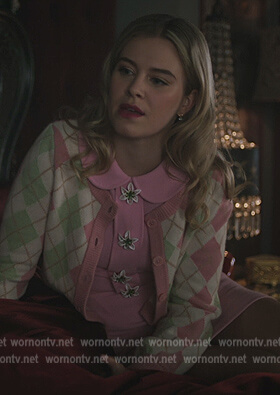 Polly’s argyle print cardigan on Riverdale