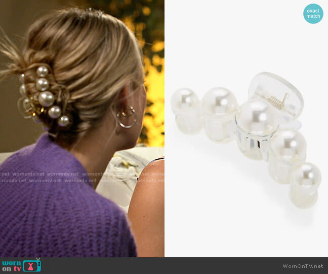 Tasha Crystal Jaw Clip worn by Maggie (Rebecca Rittenhouse) on Maggie