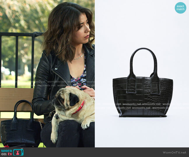 Zara Mini City Crossbody Bag worn by Louise (Nichole Sakura) on Maggie