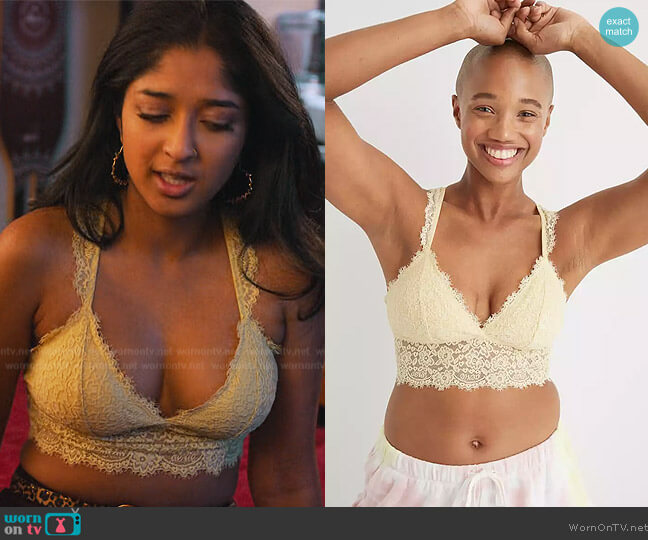 Aerie Eyelash Lace Padded Plunge Bralette worn by Devi Vishwakumar (Maitreyi Ramakrishnan) on Never Have I Ever