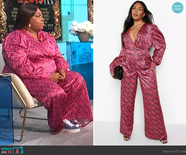 Boohoo Floral Satin Wrap Bodysuit worn by Loni Love on E! News