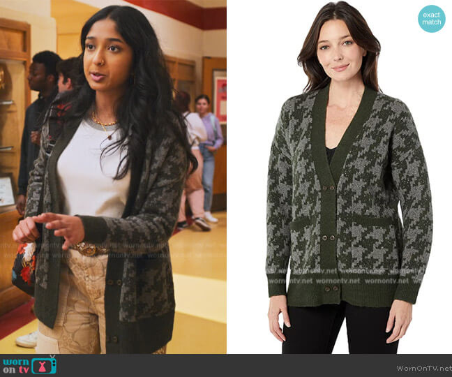 Madewell Allston Double-Button Cardigan Sweater in Houndstooth worn by Devi Vishwakumar (Maitreyi Ramakrishnan) on Never Have I Ever