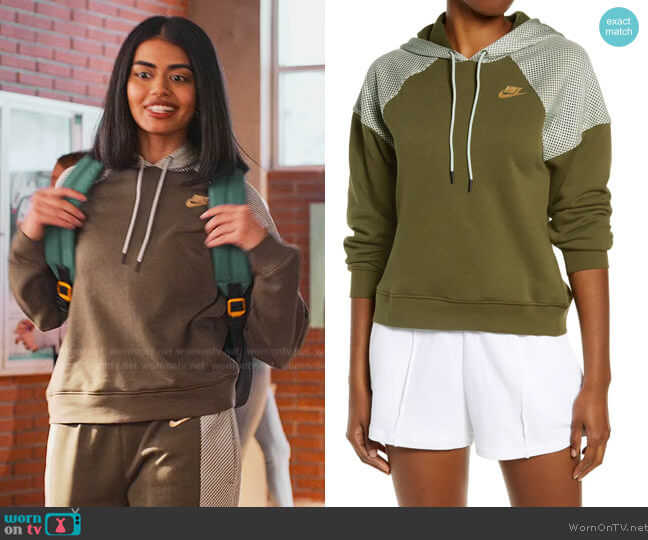 Nike Serena Design Crew Fleece Tennis Hoodie worn by Aneesa (Megan Suri) on Never Have I Ever