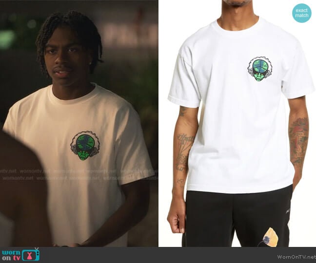 Obey World Peace Graphic Tee worn by Zeke (Ceyair J Wright) on Grown-ish