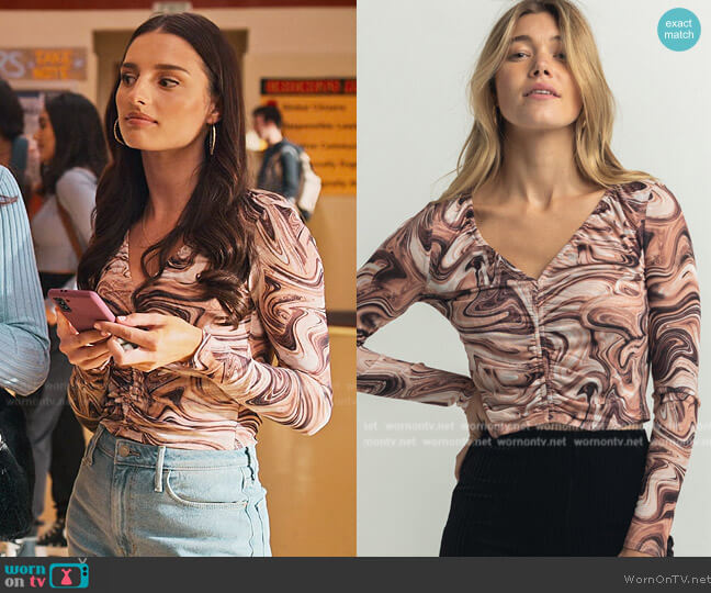 West of Melrose Marble Swirl Womens Mesh Top worn by (Aitana Rinab) on Never Have I Ever
