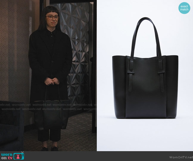 Zara Tote Bag worn by (Adina Verson) on Only Murders in the Building