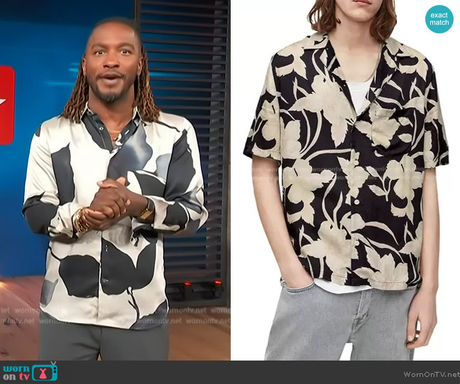 All Saints Giardino Short Sleeve Button-Up Camp Shirt worn by Scott Evans on Access Hollywood