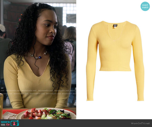 BDG Nala Notch Neck Long Sleeve Crop T-Shirt worn by Faran Bryant (Zaria) on Pretty Little Liars Original Sin
