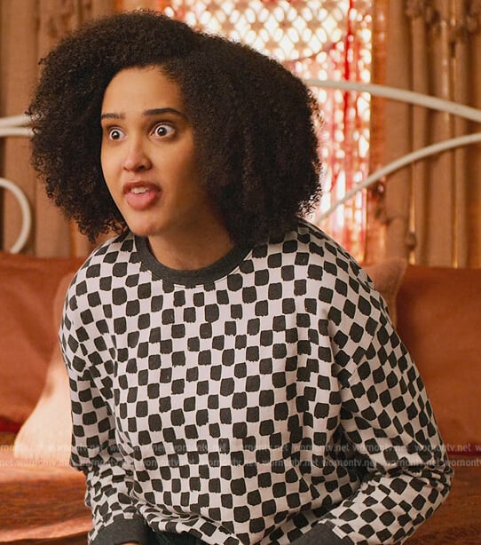 Fabiola’s checked sweatshirt on Never Have I Ever