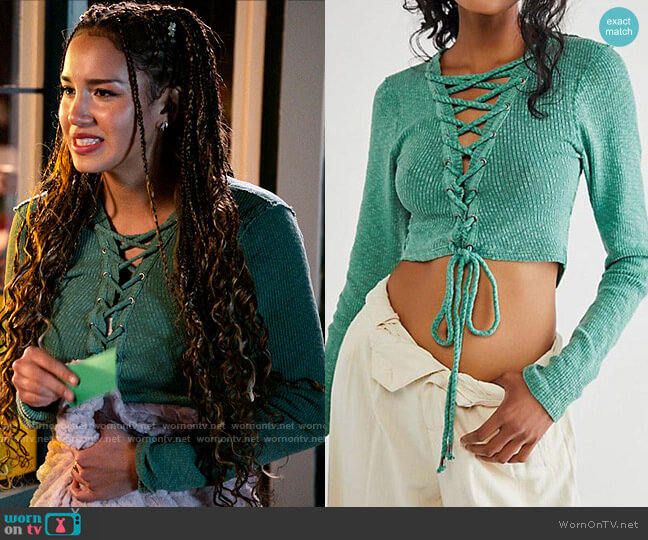 Free People Primadonna Tee worn by Gina (Sofia Wylie) on High School Musical The Musical The Series