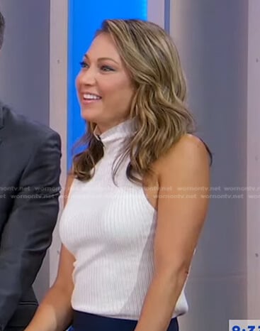 Ginger’s white ribbed mock neck top on Good Morning America
