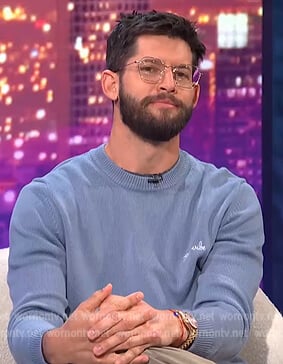 Hunter’s embroidered sweatshirt on E! News Nightly Pop