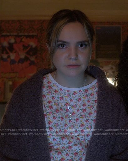 Imogen’s floral t-shirt on Pretty Little Liars Original Sin