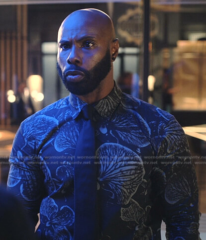 Isaac’s printed shirt on Tom Swift