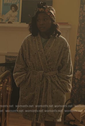 Jemma’s gray polka dot robe on The Chi